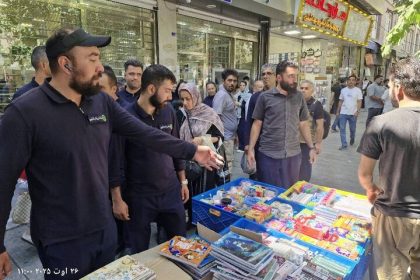 آغاز طرح ساماندهی ۲۵٠ دستفروش محور ۱۵خرداد ترددهای شهروندان در محدوده بازار تهران تسهیل می‌شود