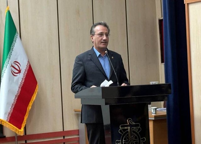 زمینه حضور سرمایه‌گذاران در حوزه پروژه‌های دریایی فراهم شود