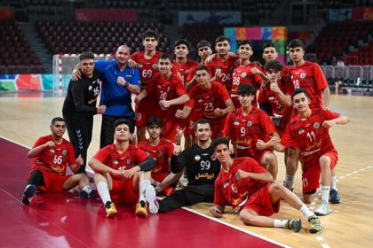 ایران ۶۵ مالدیو ۴ پسران هندبال مالدیو را گلباران کردند