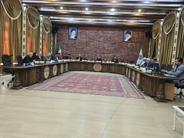 بررسی آخرین وضعیت پارک‌موزه دفاع مقدس و گلزارهای شهدای تبریز در صحن شورای شهر