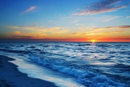 دریای عمان و تنگه هرمز مواج شدند