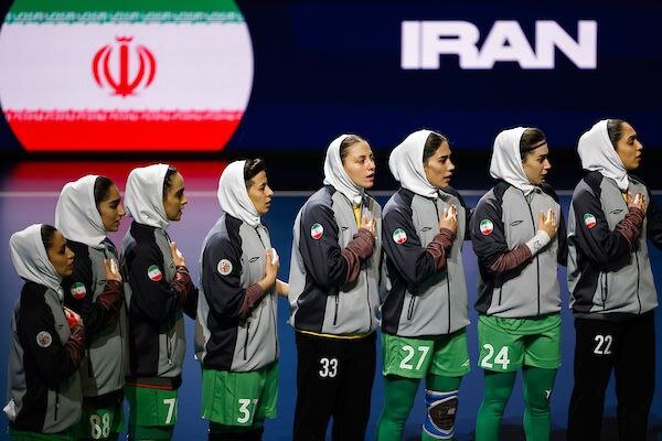 سرمربی پرتغالی ۲۶ دختر هندبالیست ایران را به خط کرد