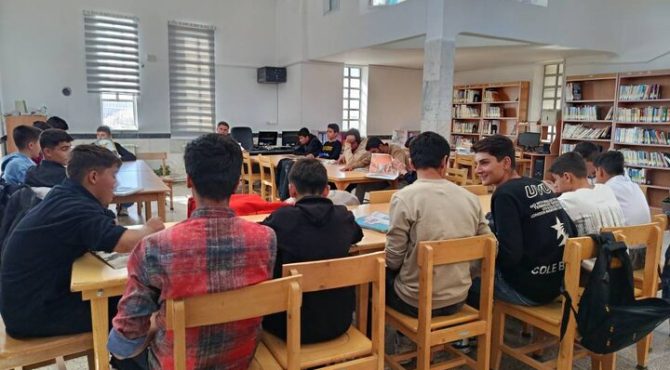 کتابخانه روستای «سرا» به پایگاه پرورش استعدادهای فرهنگی تبدیل شده است